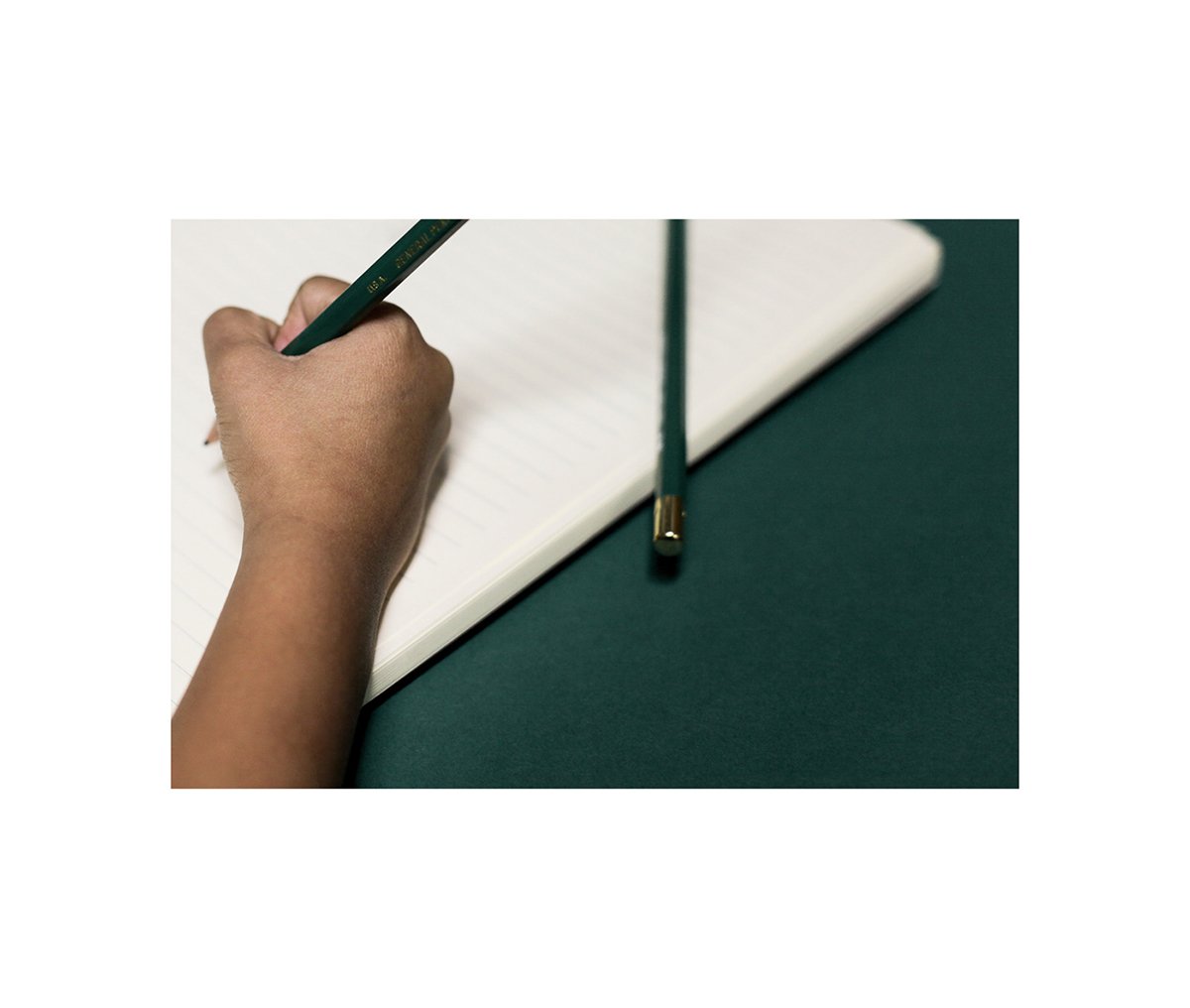 藝術(shù)教育機(jī)構(gòu)品牌VI設(shè)計(jì)和品牌包裝設(shè)計(jì)，教育機(jī)構(gòu)VI設(shè)計(jì)，教育機(jī)構(gòu)品牌視覺識別設(shè)計(jì)，品牌包裝設(shè)計(jì)，深圳VI設(shè)計(jì)，深圳品牌視覺識別設(shè)計(jì)，左右格局