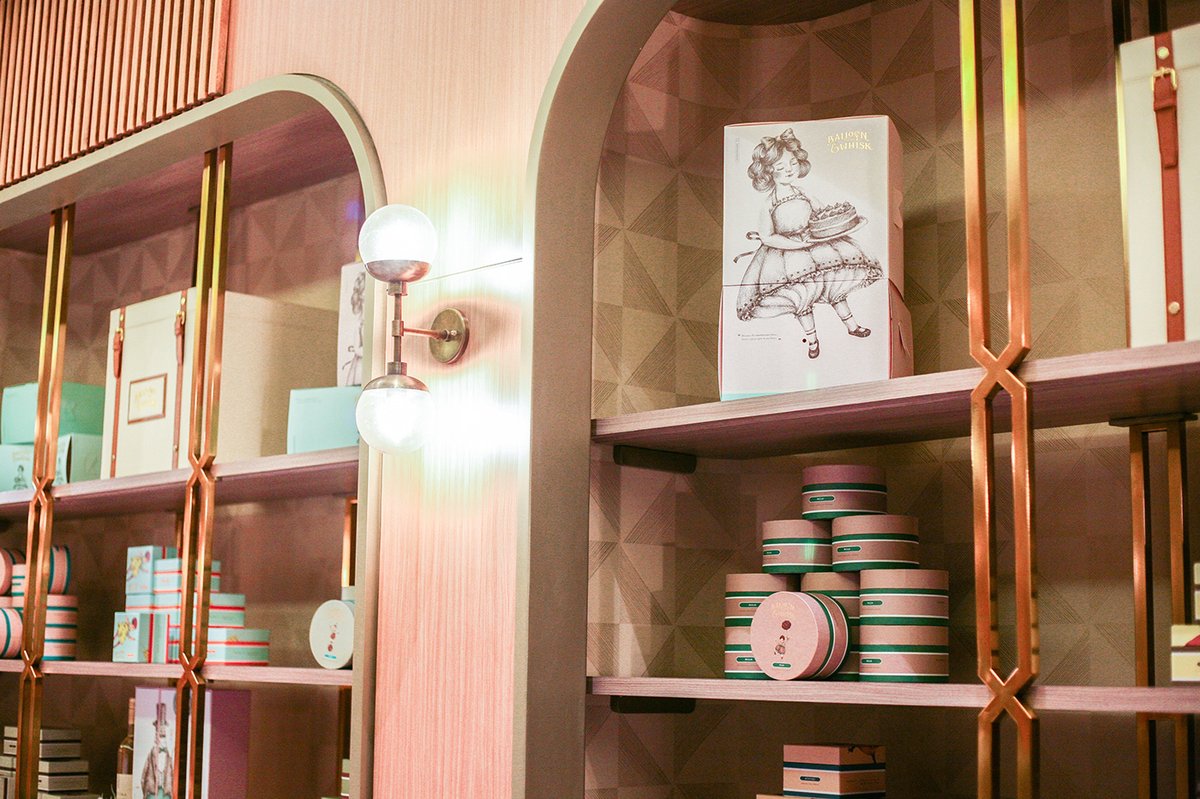 蛋糕店（食品）品牌vi設(shè)計(jì)—Balloon and Whisk 插圖賞析，vi設(shè)計(jì)，視覺(jué)形象vi設(shè)計(jì)，食品vi設(shè)計(jì)，包裝設(shè)計(jì)，蛋糕店品牌vi設(shè)計(jì)，vi品牌策劃，深圳vi設(shè)計(jì)，左右格局