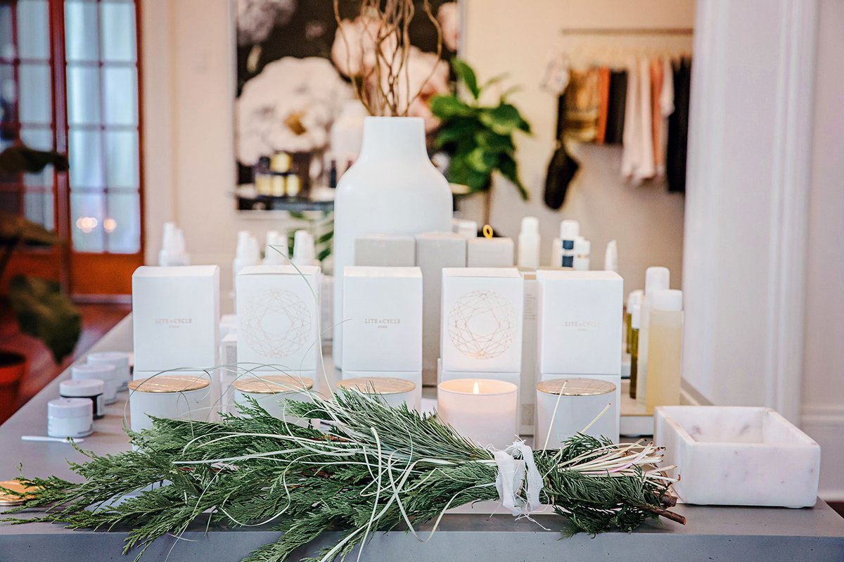 護(hù)膚品 Folio + Flores 品牌vi設(shè)計(jì)—標(biāo)識設(shè)計(jì)的戰(zhàn)略性意義，vi設(shè)計(jì)，標(biāo)識設(shè)計(jì)，化妝品品牌vi設(shè)計(jì)，企業(yè)vi設(shè)計(jì)，品牌vi設(shè)計(jì)，化妝品vi設(shè)計(jì)，vi品牌策劃，深圳vi設(shè)計(jì)，左右格局