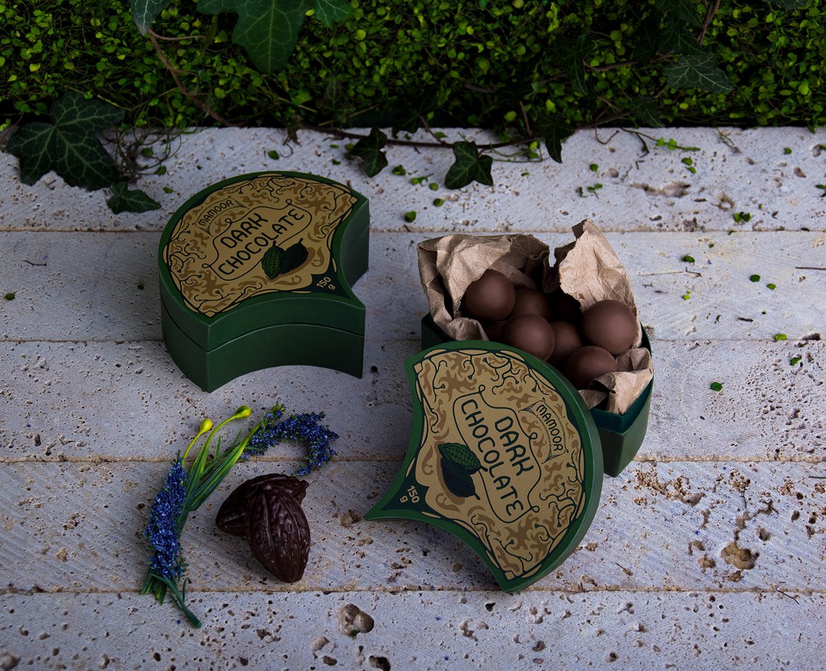 MAMOOR餐廳品牌vi設計——巧克力包裝盒的vi視覺標識，vi設計，餐飲vi設計，餐飲品牌vi設計，快消品vi設計，品牌標識vi設計，品牌vi設計，品牌策劃，深圳vi設計，左右格局