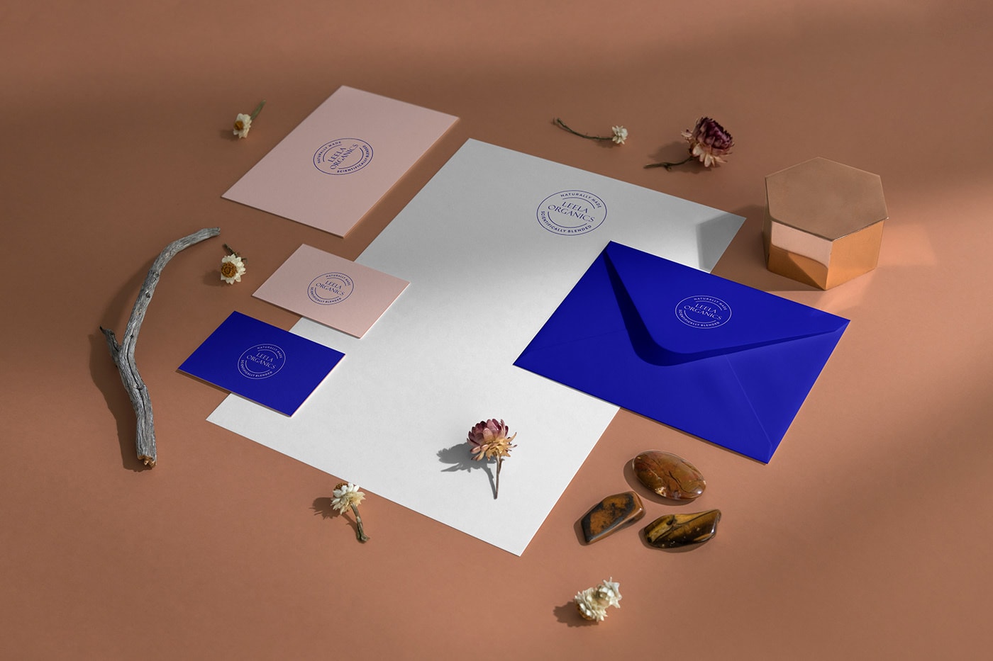 化妝品VI設計，品牌包裝設計，高端VI設計，左右格局