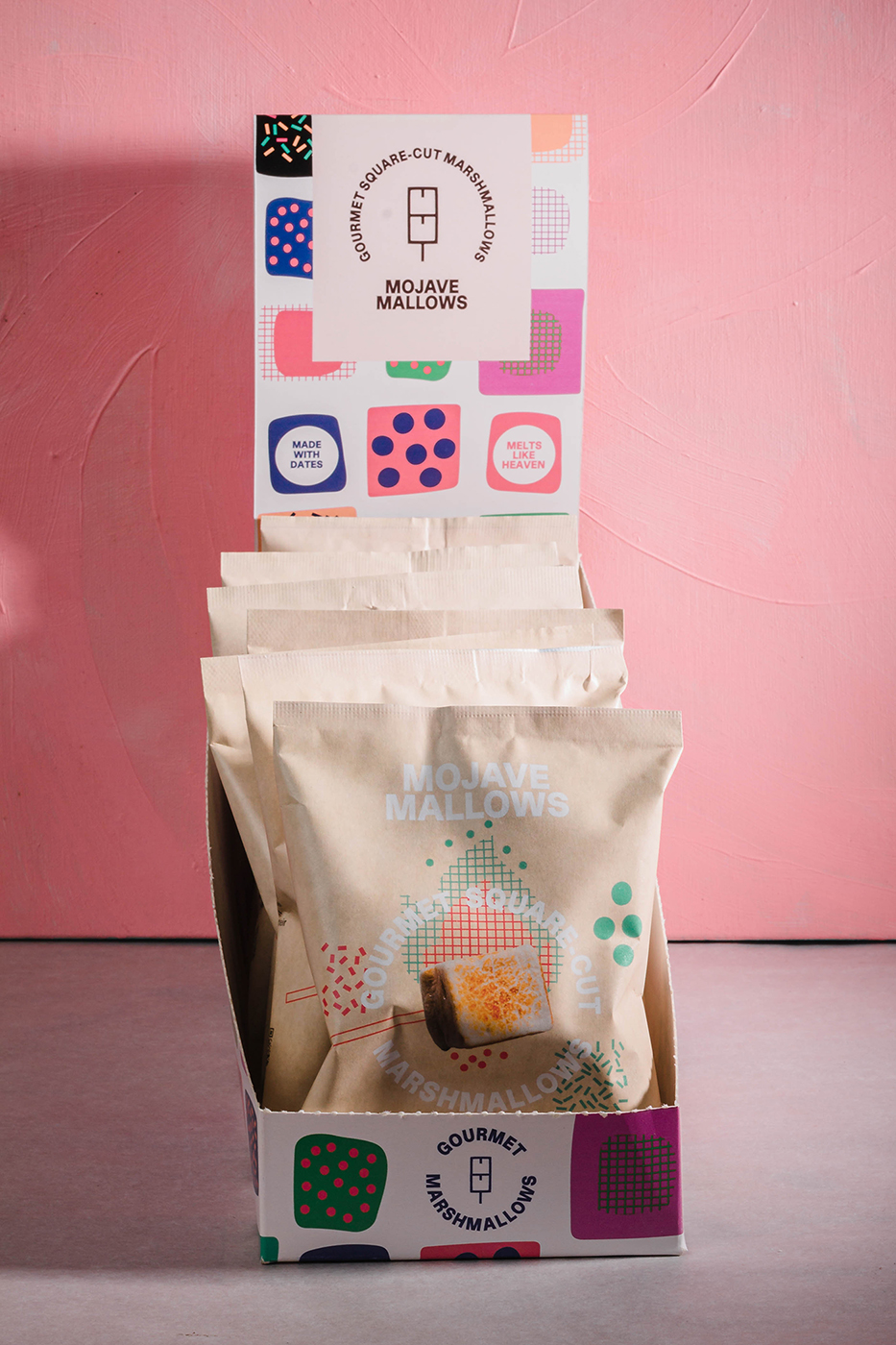 品牌包裝設(shè)計(jì)：棉花糖品牌包裝凸顯了產(chǎn)品的經(jīng)典和品牌個(gè)性