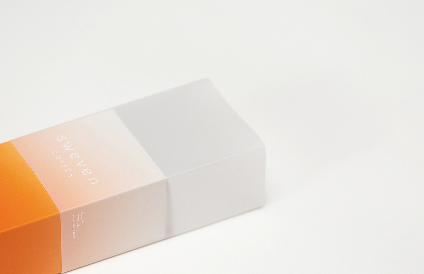 品牌包裝設(shè)計(jì):在早晨的咖啡杯底尋找寧?kù)o的時(shí)尚包裝設(shè)計(jì) 品牌包裝設(shè)計(jì):在早晨的咖啡杯底尋找寧?kù)o的時(shí)尚包裝設(shè)計(jì)